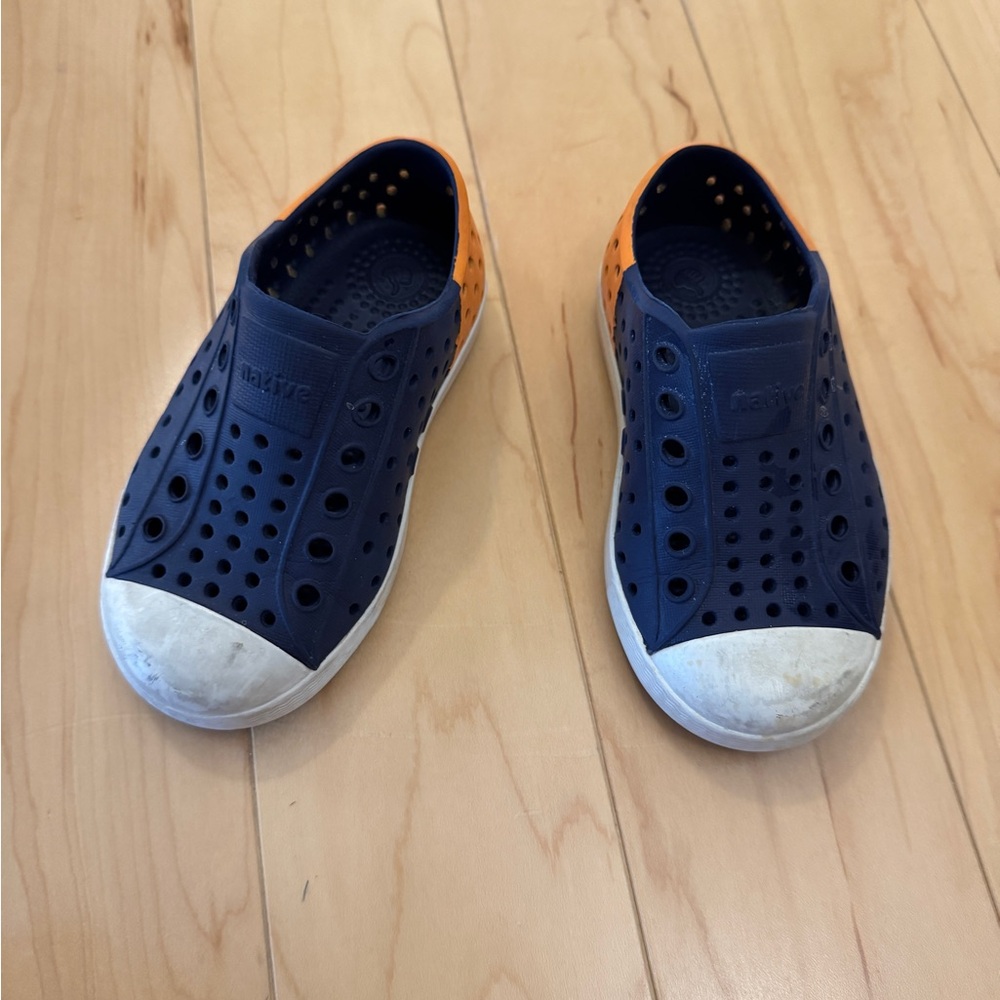 Native Toddler Jefferson Navy and Orange Shoes